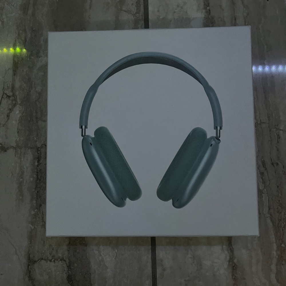 AirPod Maxes